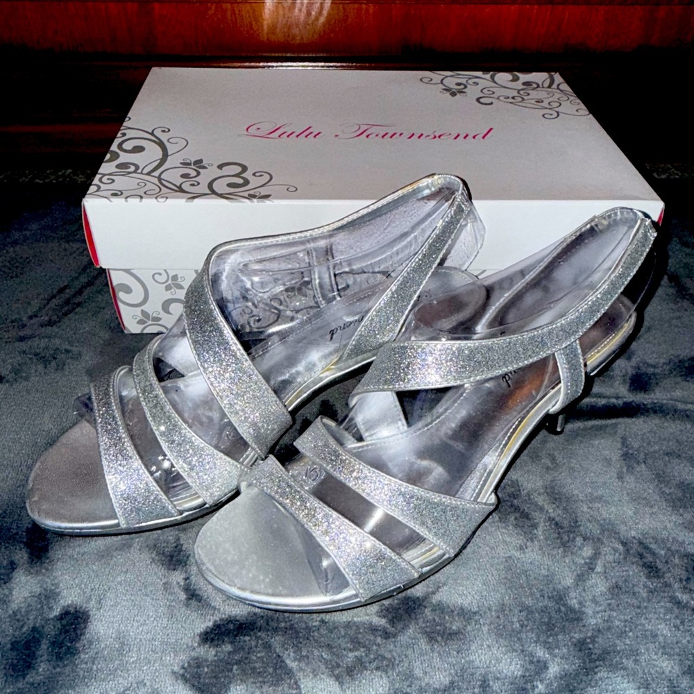Silver strappy Lulu Townsend heels with box